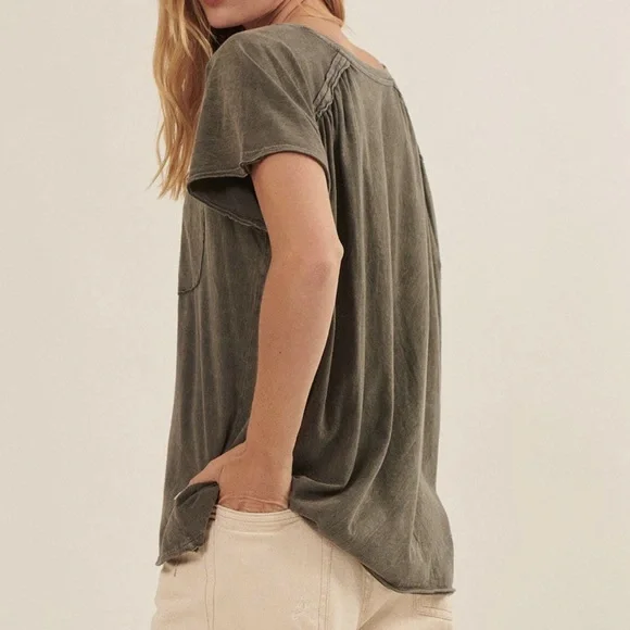 The Lucy Pocket Tee - Iron - Picture 2 of 4